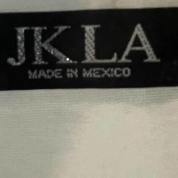 sweater - Picture 2 of 3